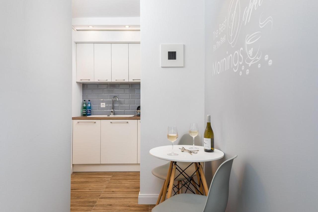 Rent Like Home - Zlota 65 II Warsawa Bagian luar foto